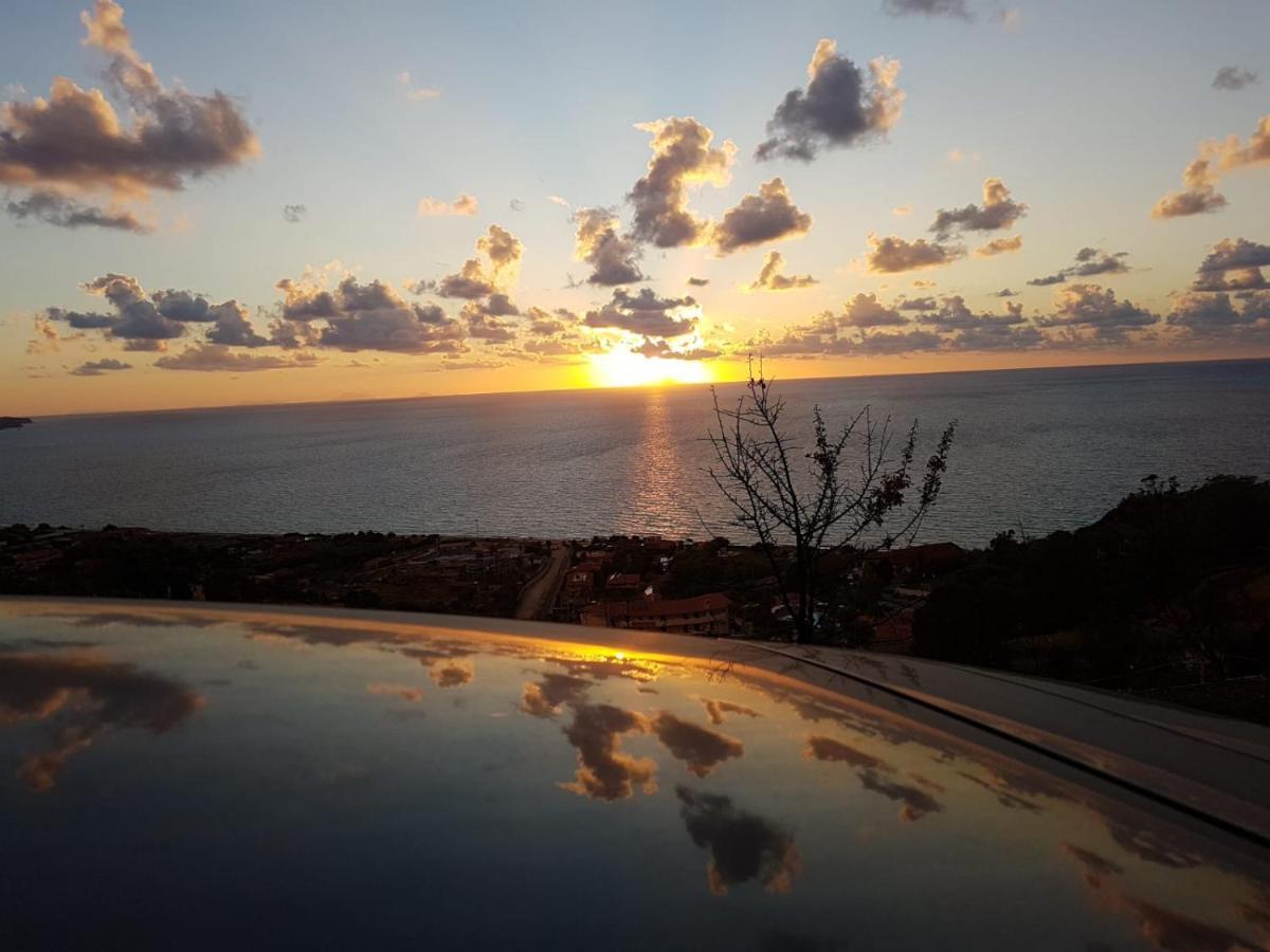 ザンブローネ La Rosa Dei Venti Bed & Breakfast エクステリア 写真