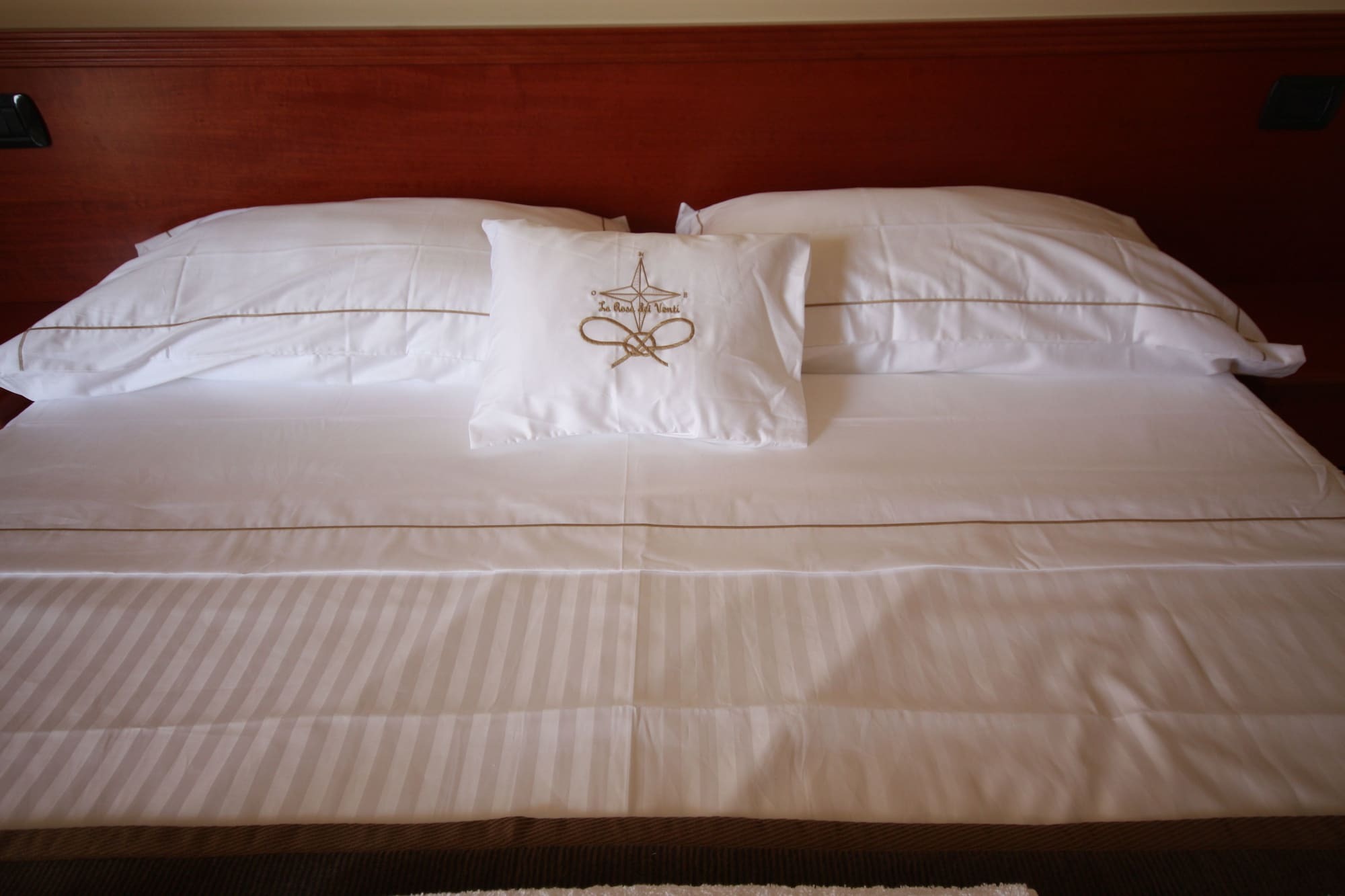 ザンブローネ La Rosa Dei Venti Bed & Breakfast エクステリア 写真