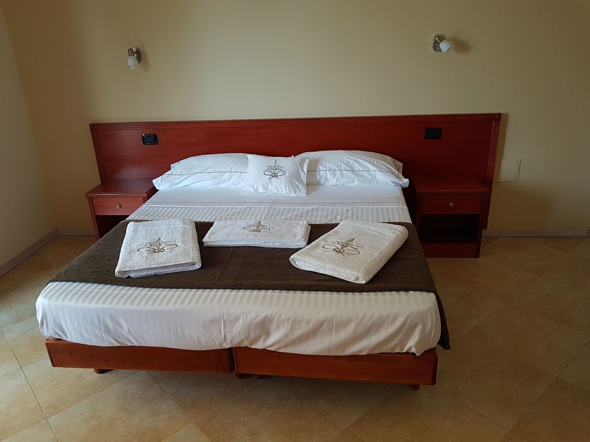 ザンブローネ La Rosa Dei Venti Bed & Breakfast エクステリア 写真