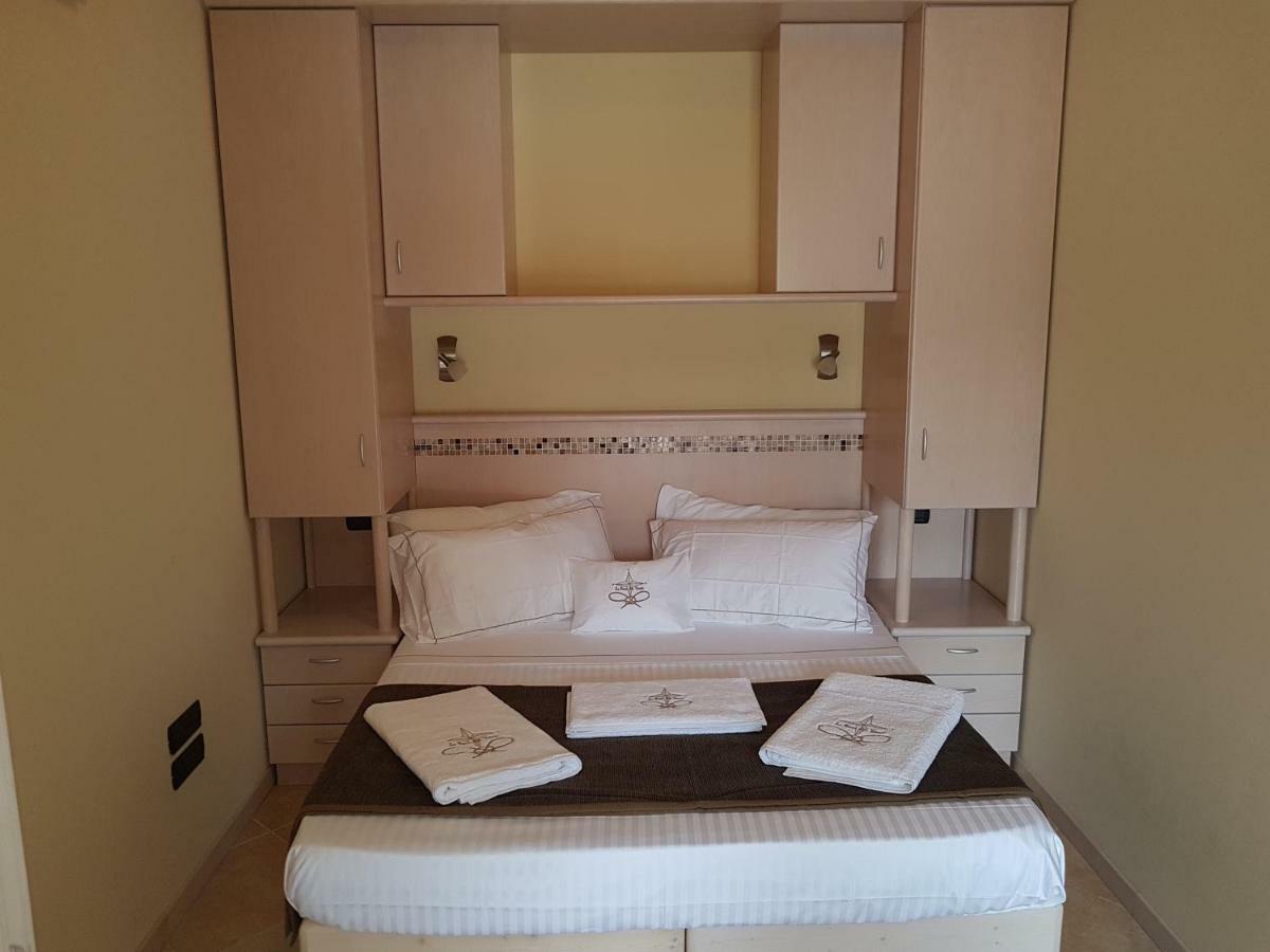 ザンブローネ La Rosa Dei Venti Bed & Breakfast エクステリア 写真
