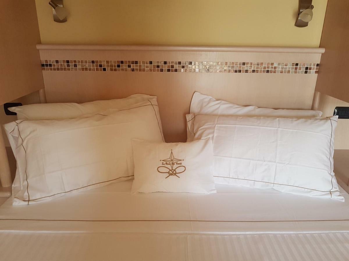 ザンブローネ La Rosa Dei Venti Bed & Breakfast エクステリア 写真